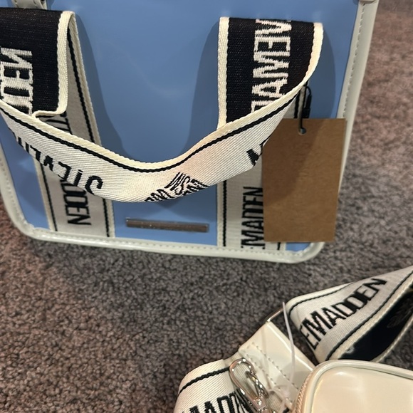 Steve Madden blue purse with strap - Picture 3 of 3